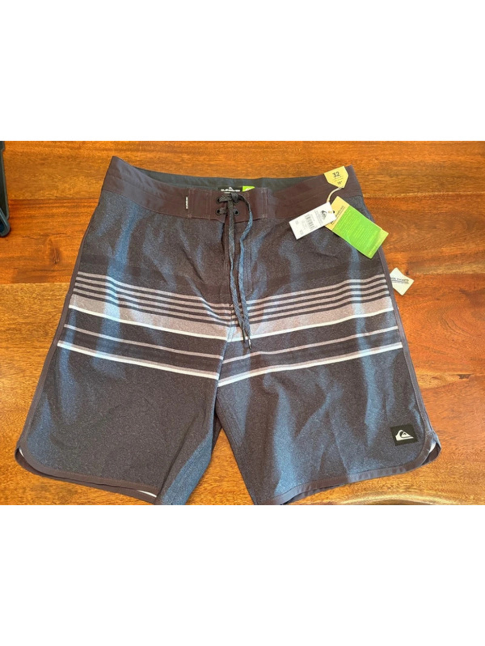 Quiksilver Dryder Beachshort 19” Boardshorts Men’s 32 Black Gray Stripe NWT